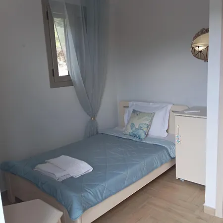 Tigani House Villa *